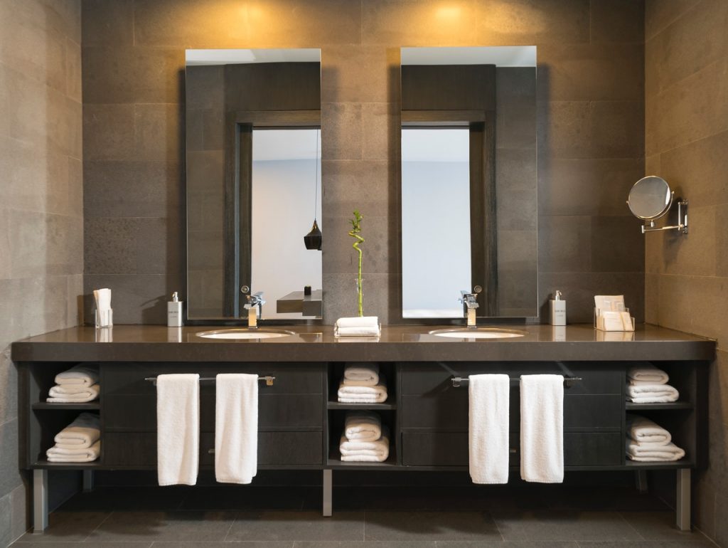Best Master Bathroom Mirror Ideas ( With Pictures )