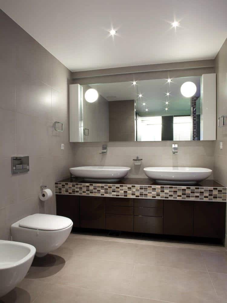 recessed bathroom lighting