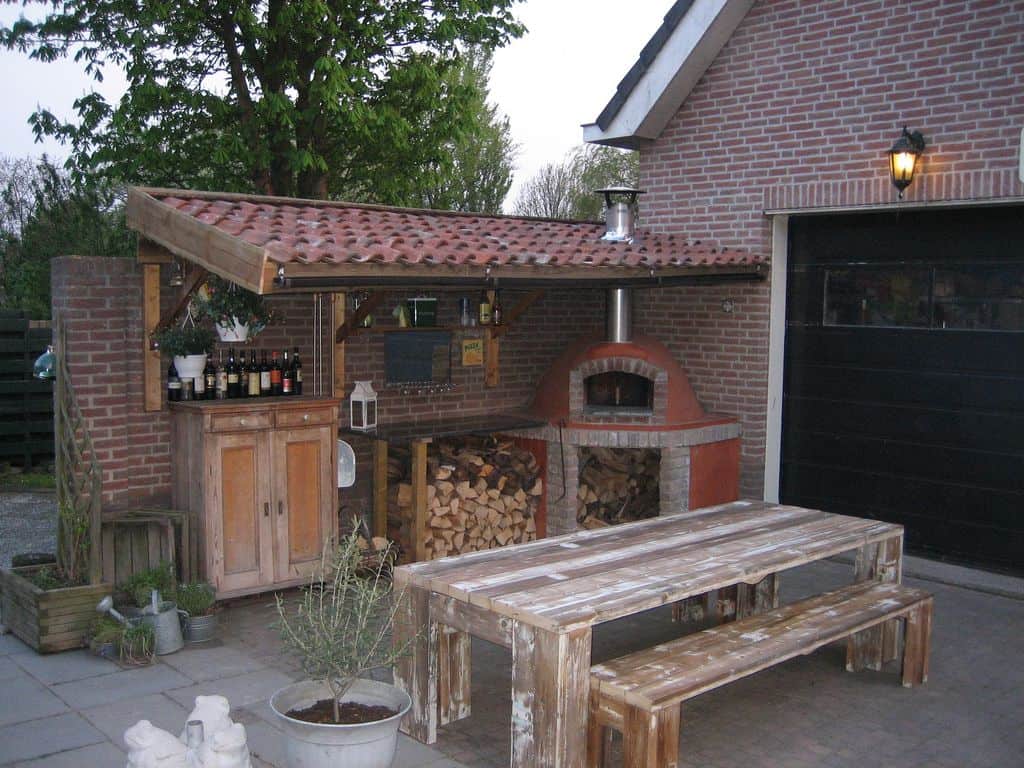 Brick Outdoor Kitchens With Roof
