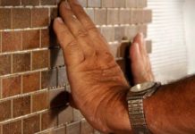 How to Install a Ceramic Kitchen Backsplash?